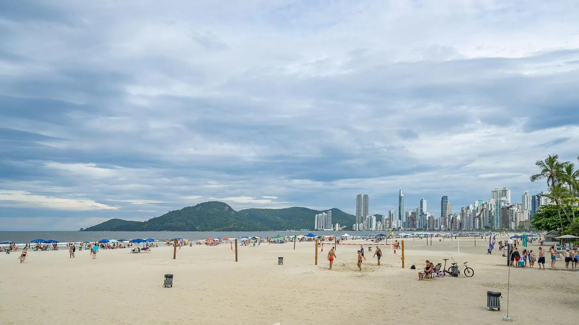 Apto C/ 1Q 100M Da Praia Central - Bc - Edg403 Balneário Camboriú